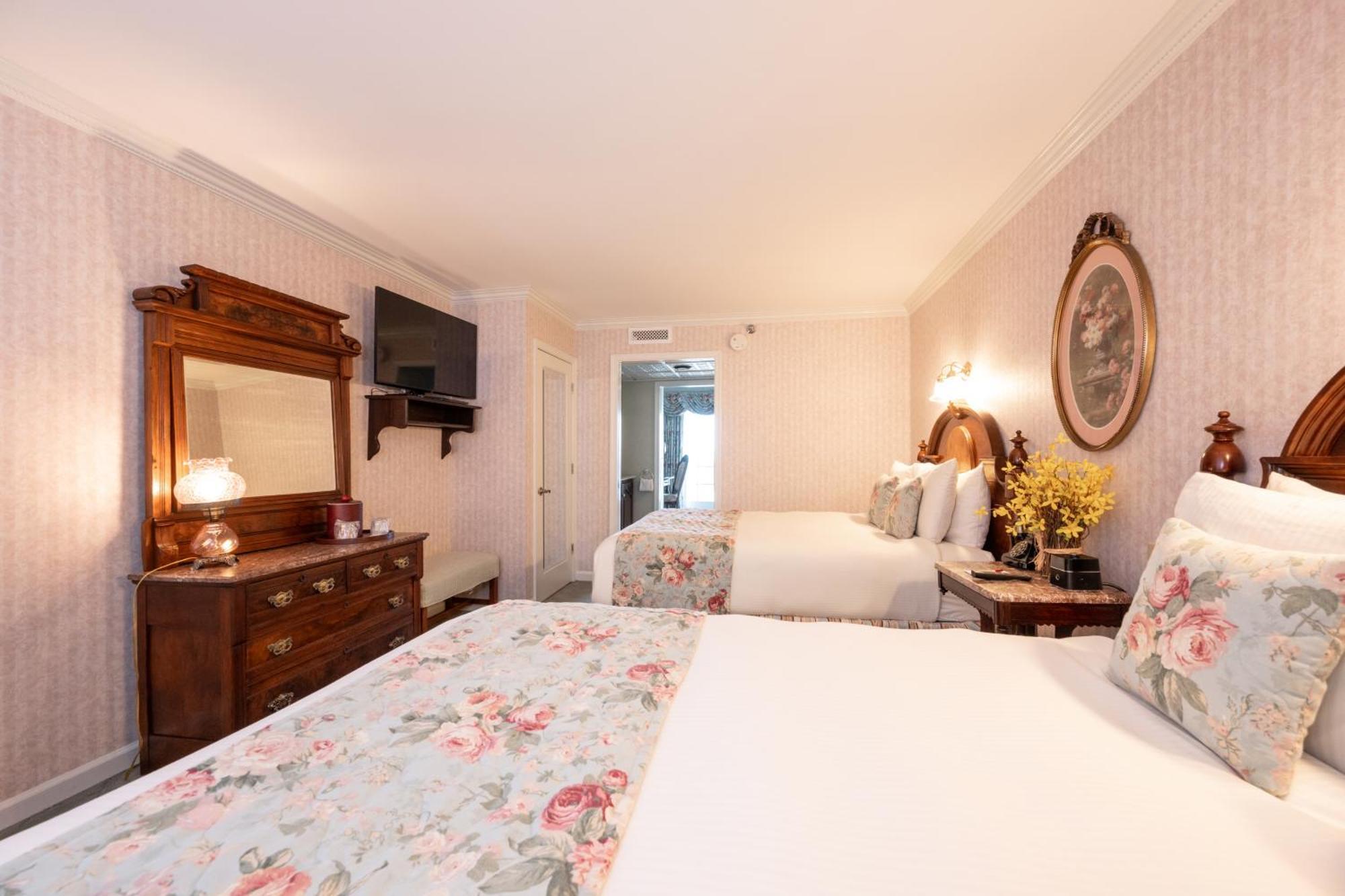 Boardwalk Plaza Hotel Рехобот Бич Экстерьер фото