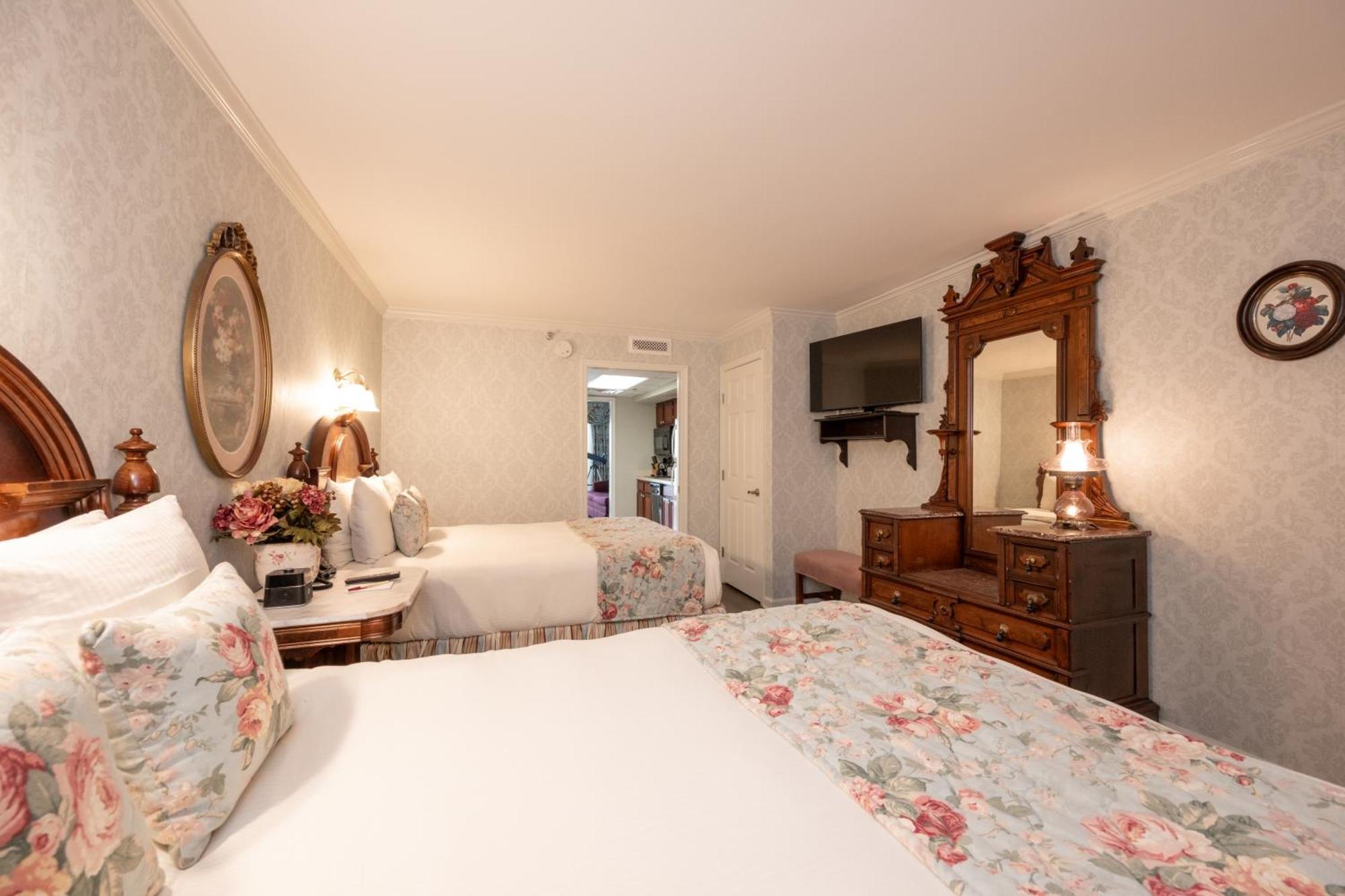 Boardwalk Plaza Hotel Рехобот Бич Экстерьер фото