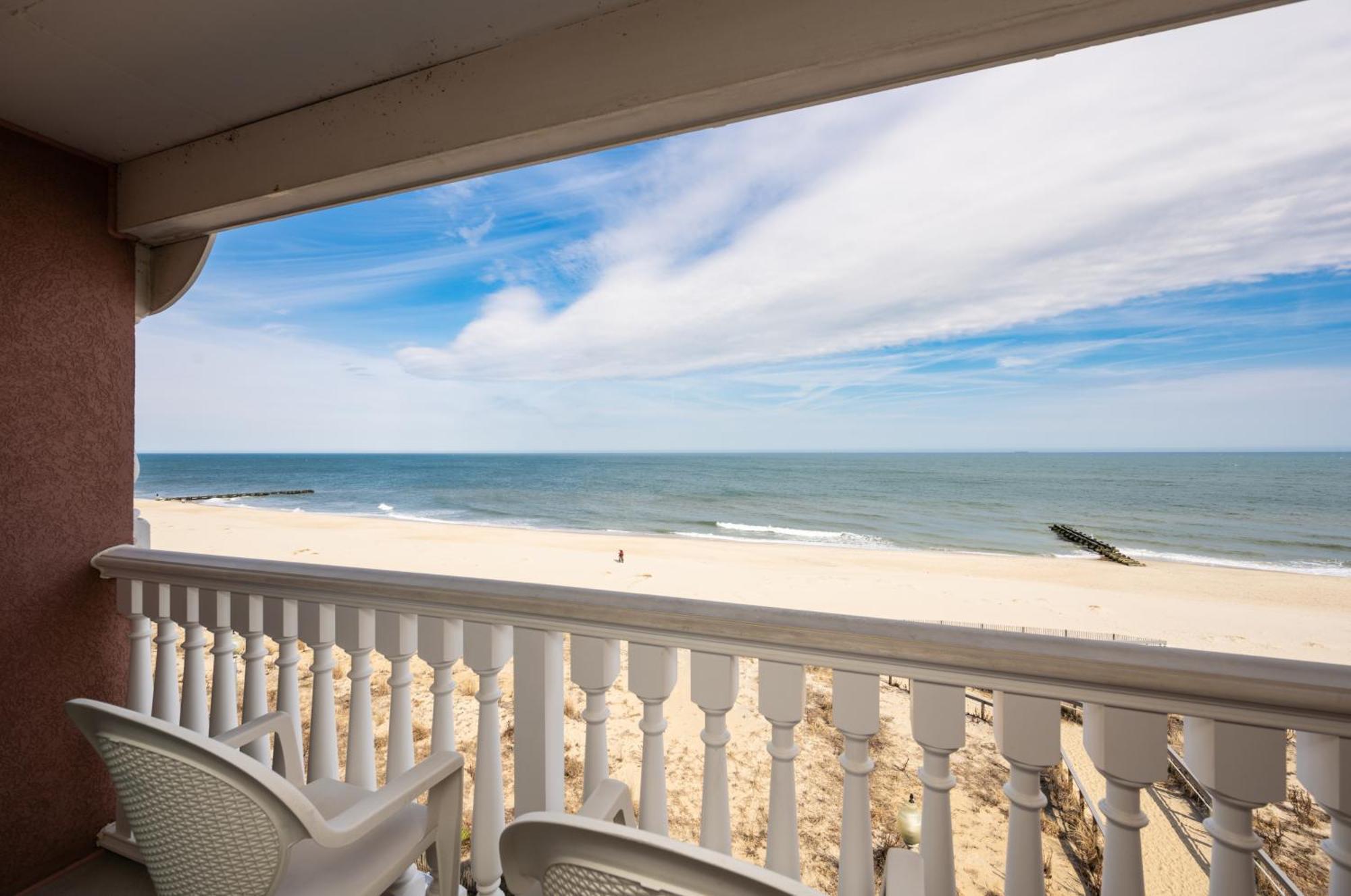 Boardwalk Plaza Hotel Рехобот Бич Экстерьер фото