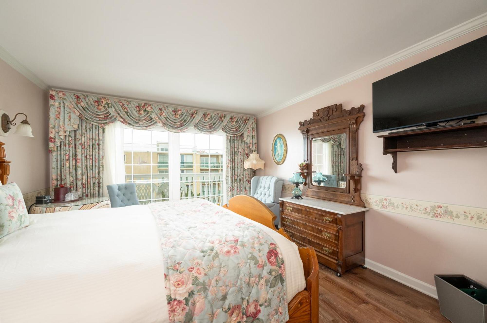 Boardwalk Plaza Hotel Рехобот Бич Экстерьер фото