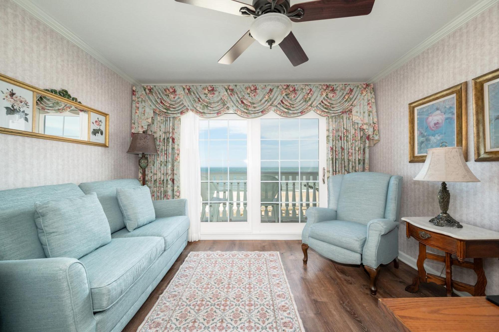 Boardwalk Plaza Hotel Рехобот Бич Экстерьер фото