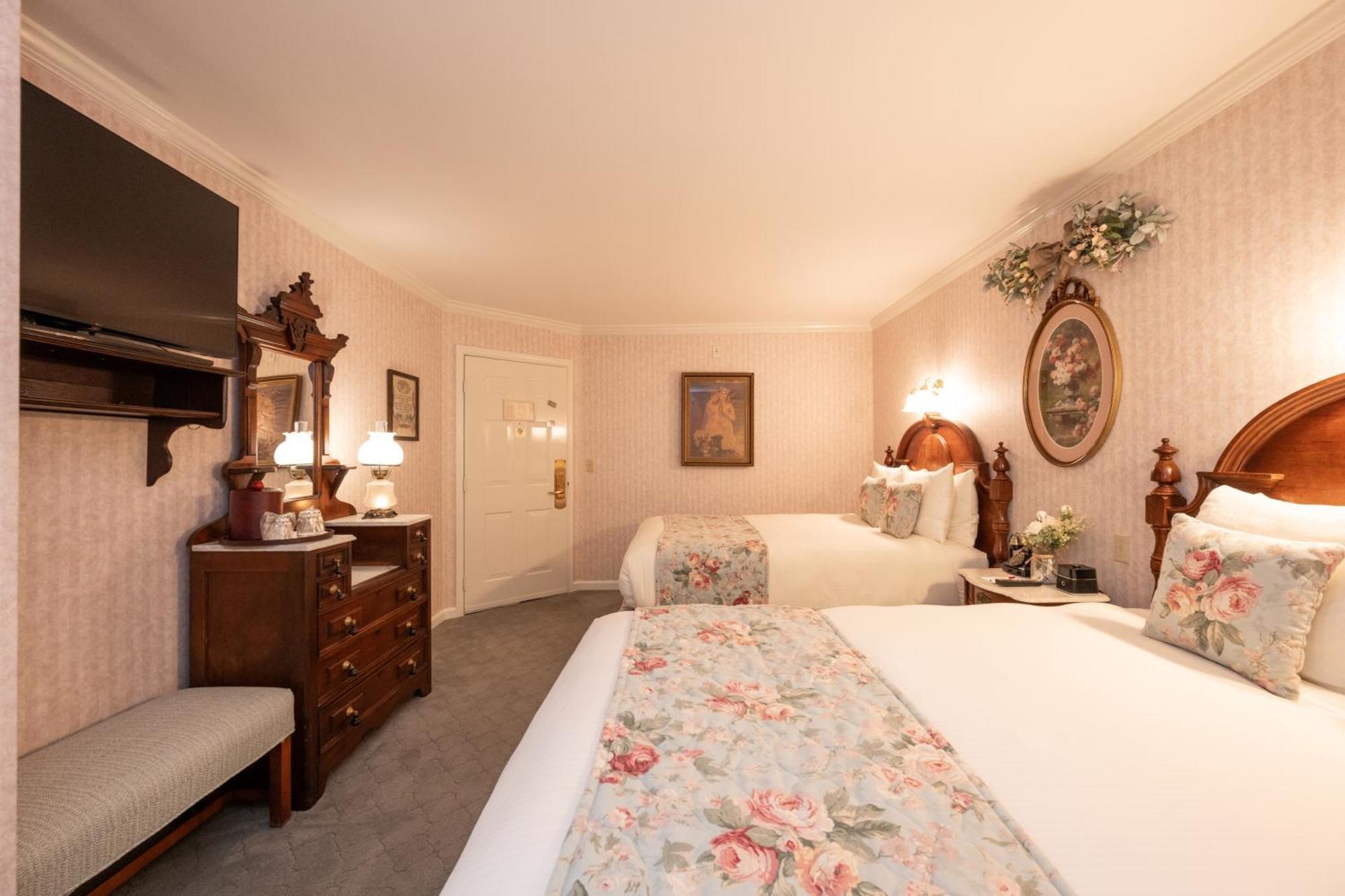 Boardwalk Plaza Hotel Рехобот Бич Экстерьер фото