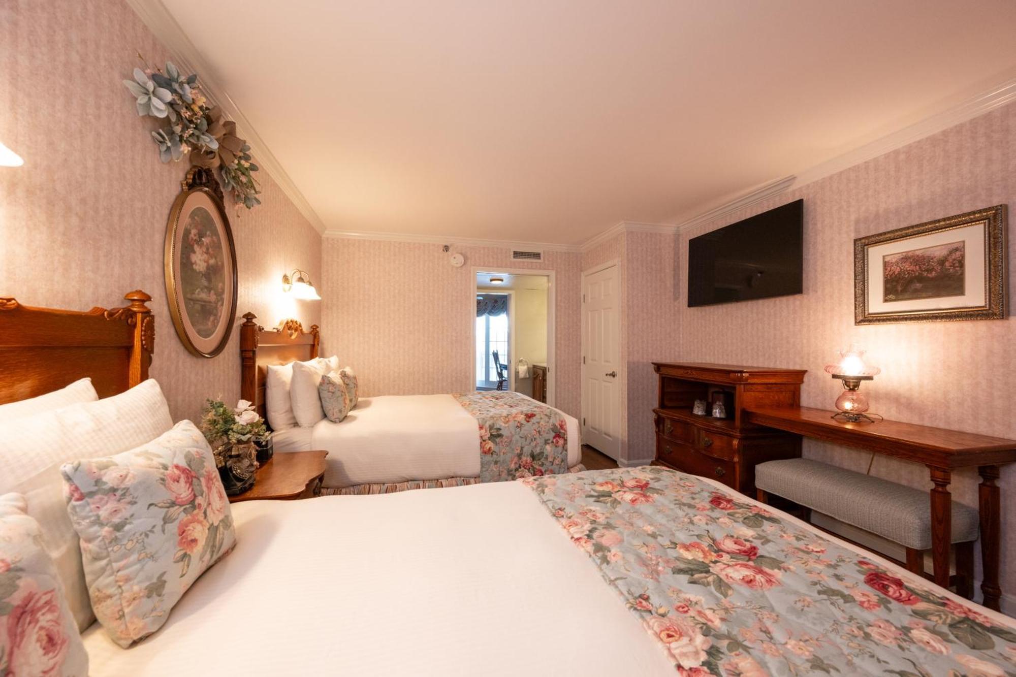 Boardwalk Plaza Hotel Рехобот Бич Экстерьер фото