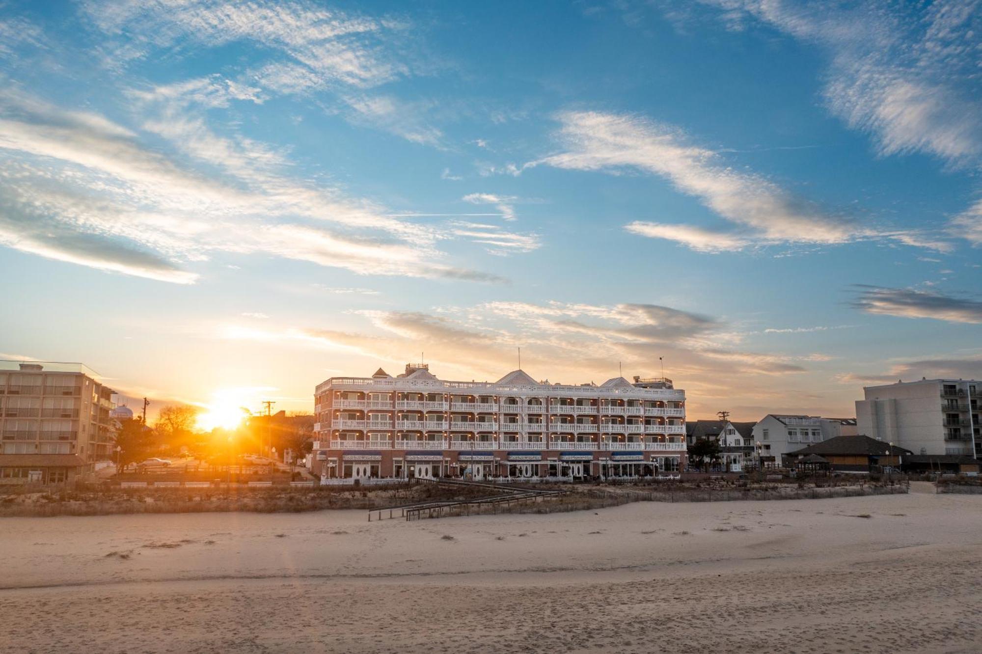 Boardwalk Plaza Hotel Рехобот Бич Экстерьер фото